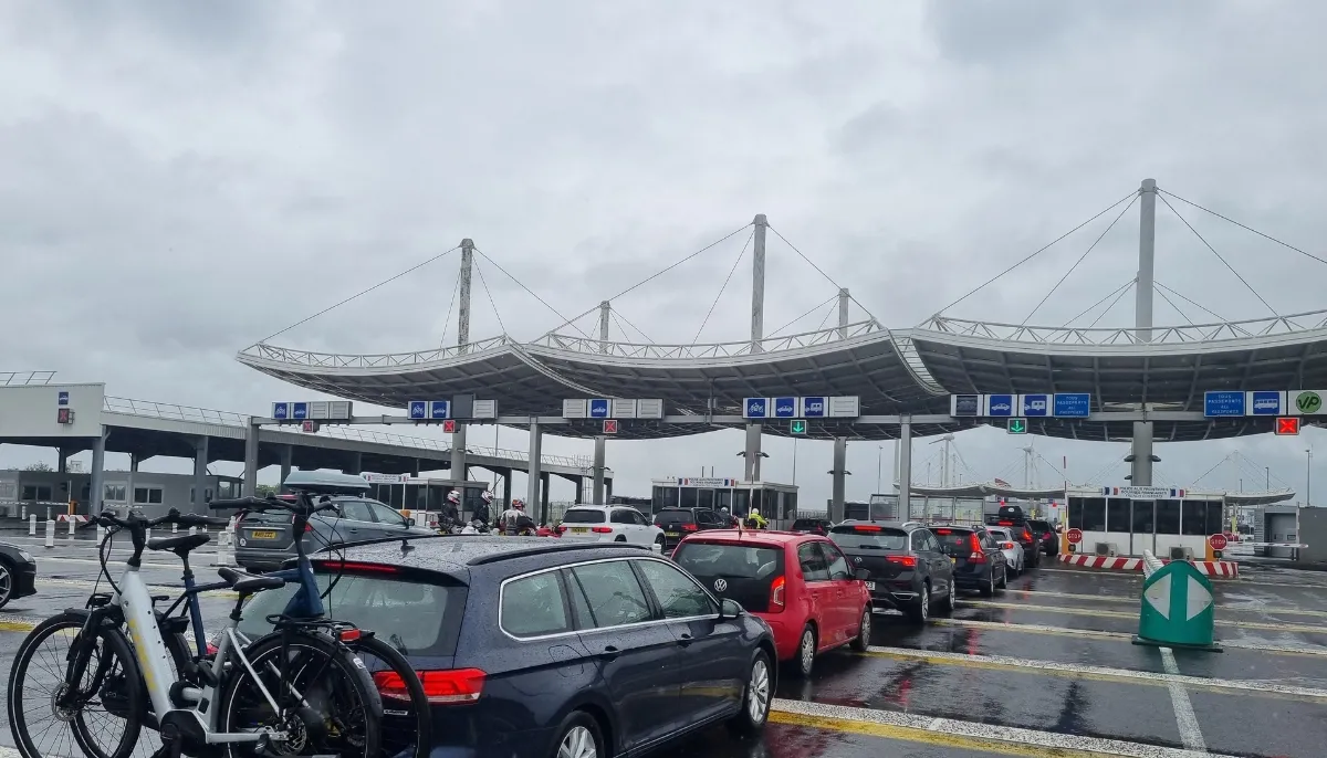 File d’attente à l’enregistrement du terminal LeShuttle
